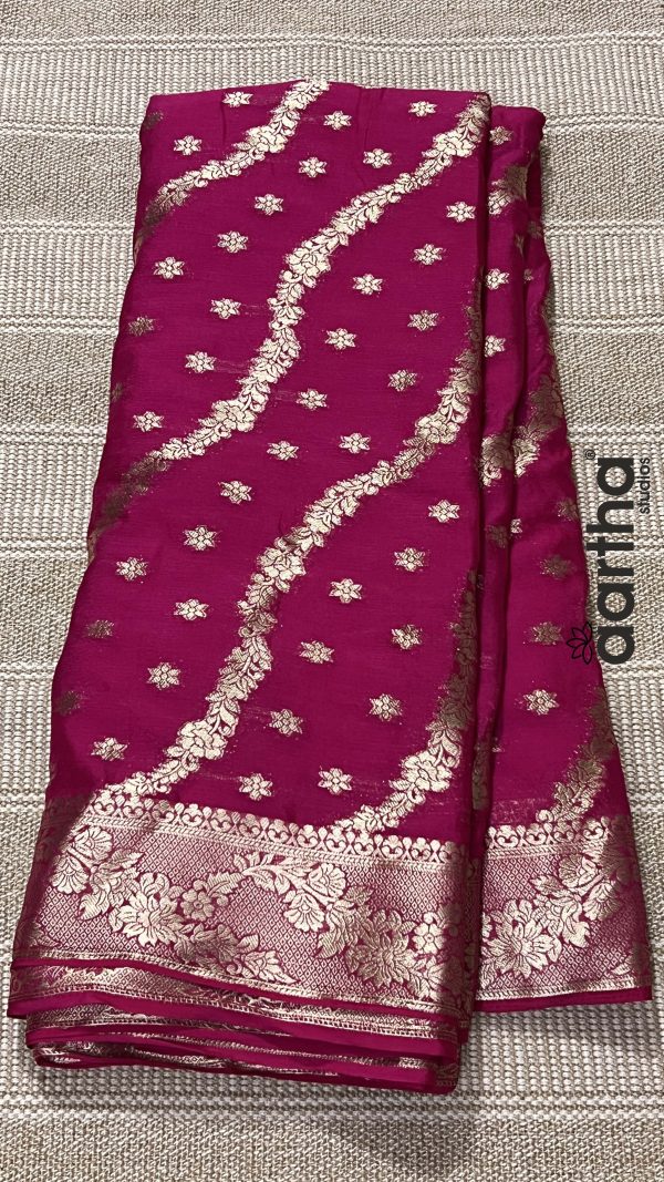 Elegant Viscose Georgette Saree with Matching Blouse