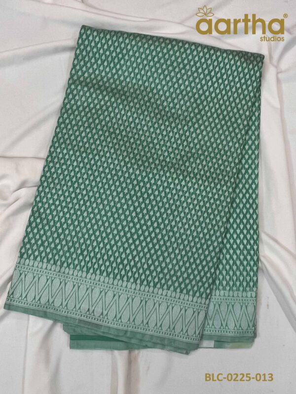 Lightweight Banarasi Linen Cotton Saree with Style